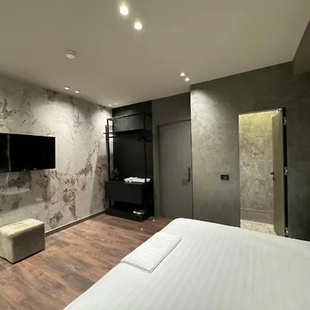 Apartment Skanderbeg Square